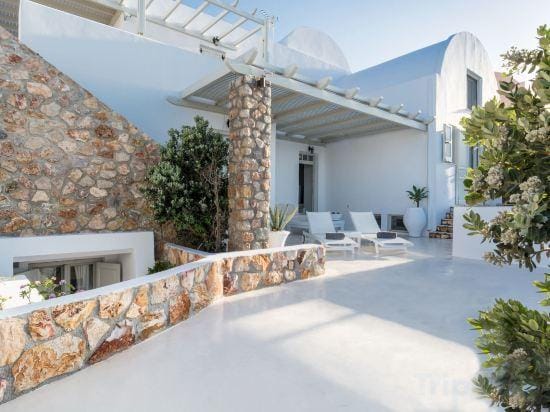 Michaela Residence Hotel in Santorini