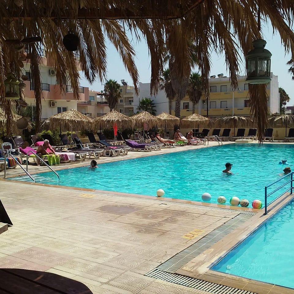 Peters Kool Pool Apts Hotel in Kardamena