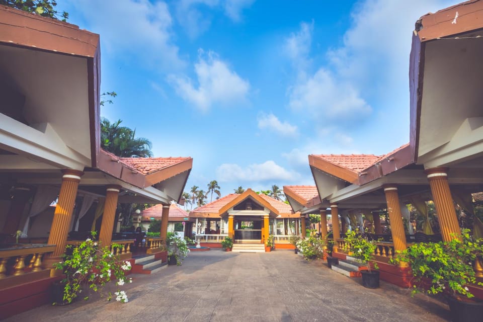 Malpe Sea Front Cottage Hotel in Karnataka