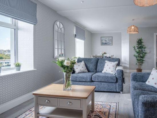 Haven View - 2 Bedroom Apartment - Milford Haven Hotel in Wales