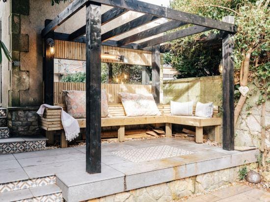 Central Townhouse with Garden & Free Parking Hotel in Bath