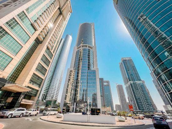 Cosmos Living Luxurious Studio Near Dubai Marina Hotel in Dubai