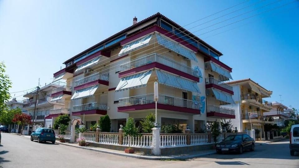Niki Apartments Hotel in Halkidiki