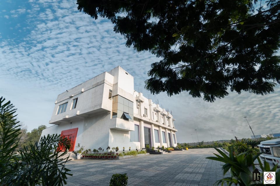 Shree Parivaar Hotel & Resort Hotel in India