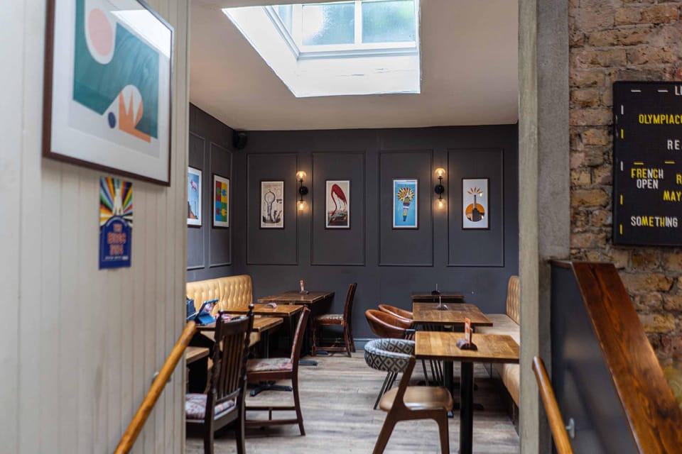 PubLove @ The Crown Battersea Hostel in London