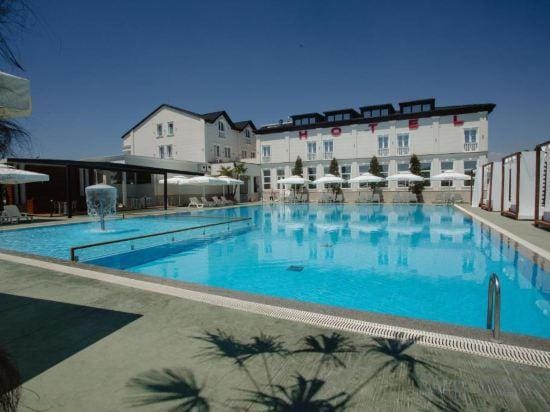 Kompleksi Exalco-Al Hotel in Montenegro