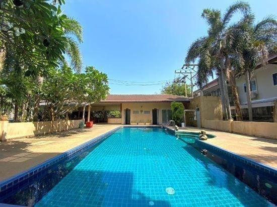 C.A.P Mansion Hotel in Wichit