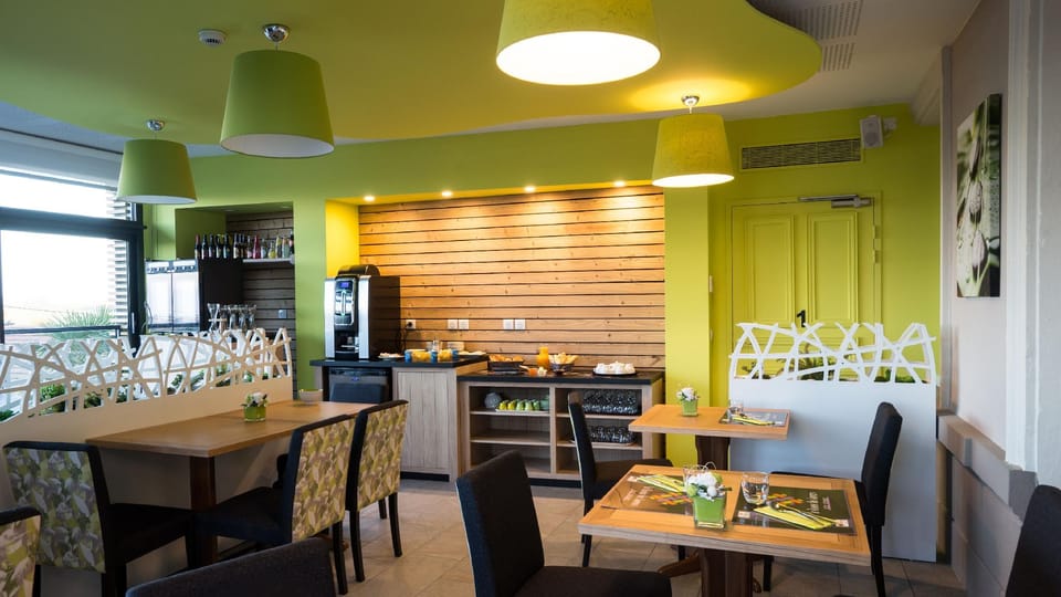 Logis Hotel Le Tisseur des Saveurs Hotel in Auvergne-Rhône-Alpes