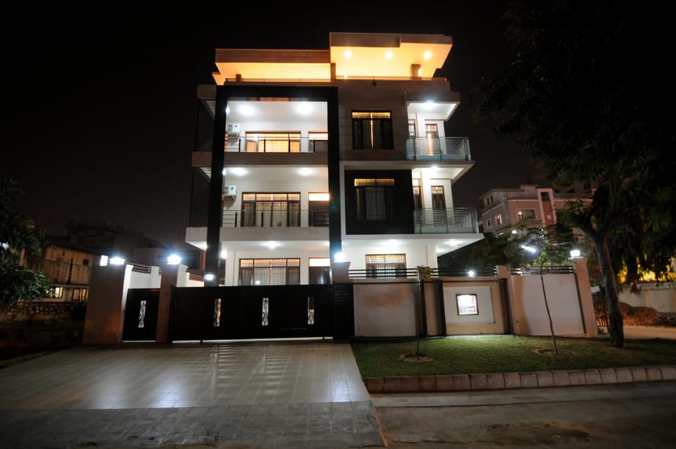 Geetanjali Luxury Suites Hotel in Jaipur