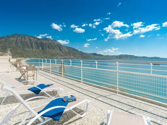 Seafront Penthouse Leo Hotel in Messenia
