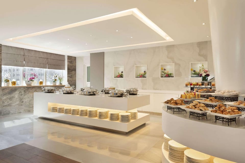 Ramada by Wyndham Abu Dhabi Corniche Hotel in Abu Dhabi