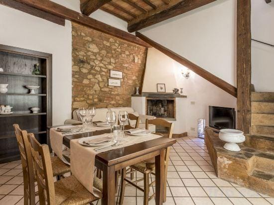 Borgo Il Poggiaccio Residenza d'Epoca Hotel in Tuscany