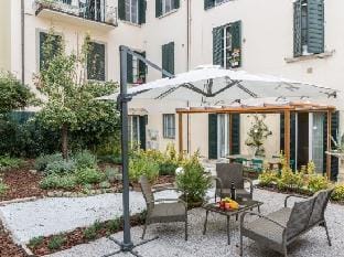 Pilastri Majestic Garden by Mmega Hotel in Florence