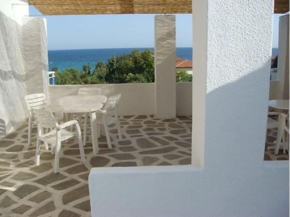 Xenios Faros Apartments Hotel in Halkidiki