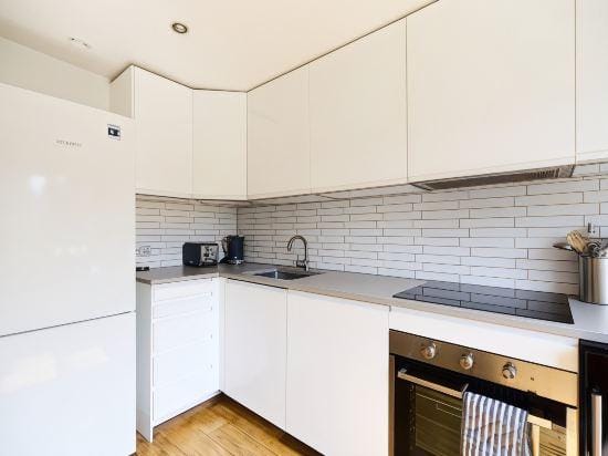 The Waterlow Park Wonder - Trendy 2Bdr with Study Room and Patio Hotel in London Borough of Islington