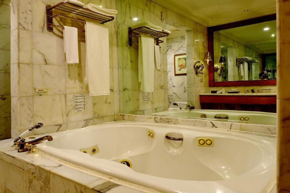 Subic Bay Yacht Club Resort in Olongapo