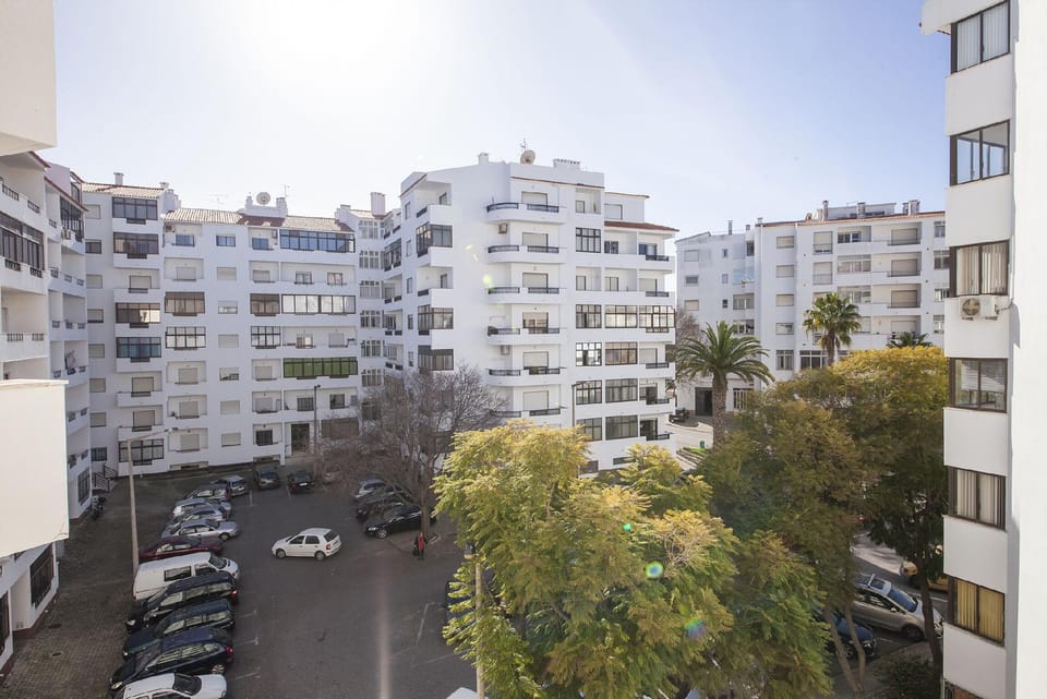 B17 - the Stunning Seaview Apartment Hotel in Lagos