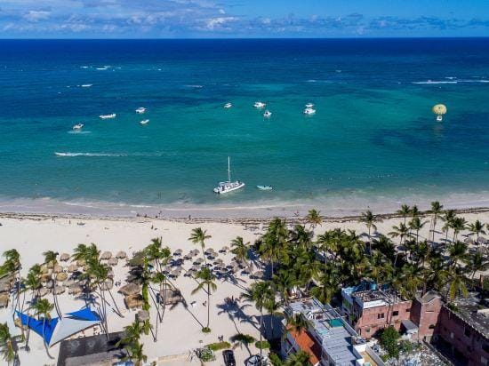 Beachfront 8Br Villa with Pool & Maid *Los Corales Hotel in Punta Cana