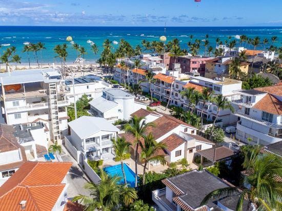 Beachfront 8Br Villa with Pool & Maid *Los Corales Hotel in Punta Cana