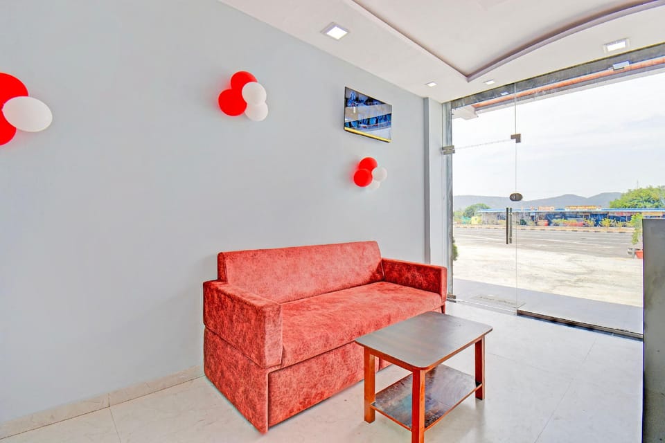 Hotel O Vishwa Lodging Hotel in Maharashtra