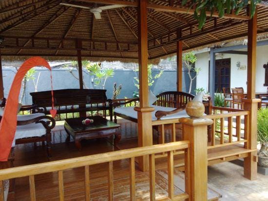 Starlight Restaurant & Bungalows Hotel in Buleleng