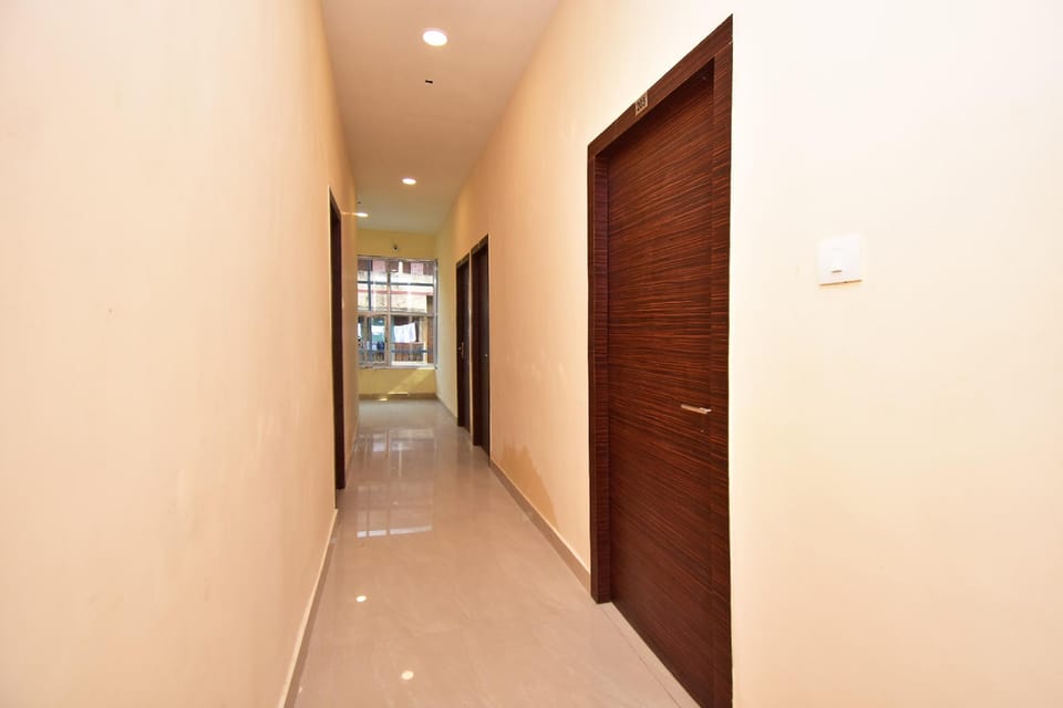 Hotel O Stay Hub Park Street Hotel in Kolkata