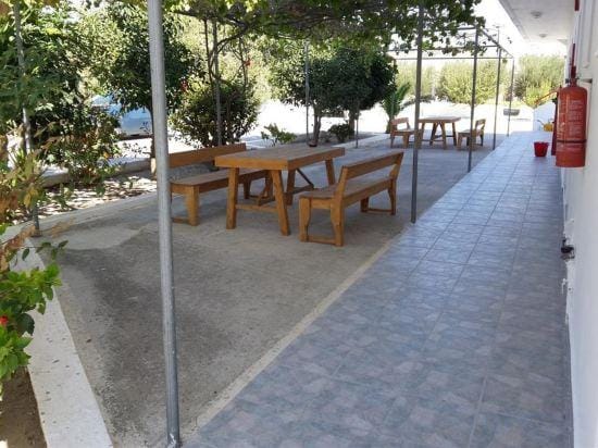 Stenna Apartments Hotel in Kefalos