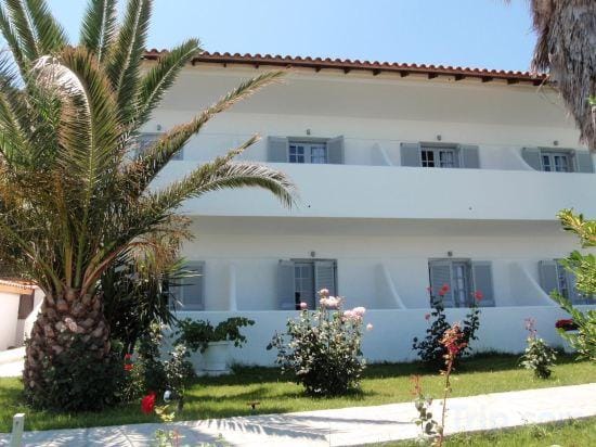 White Suites Hotel in Halkidiki