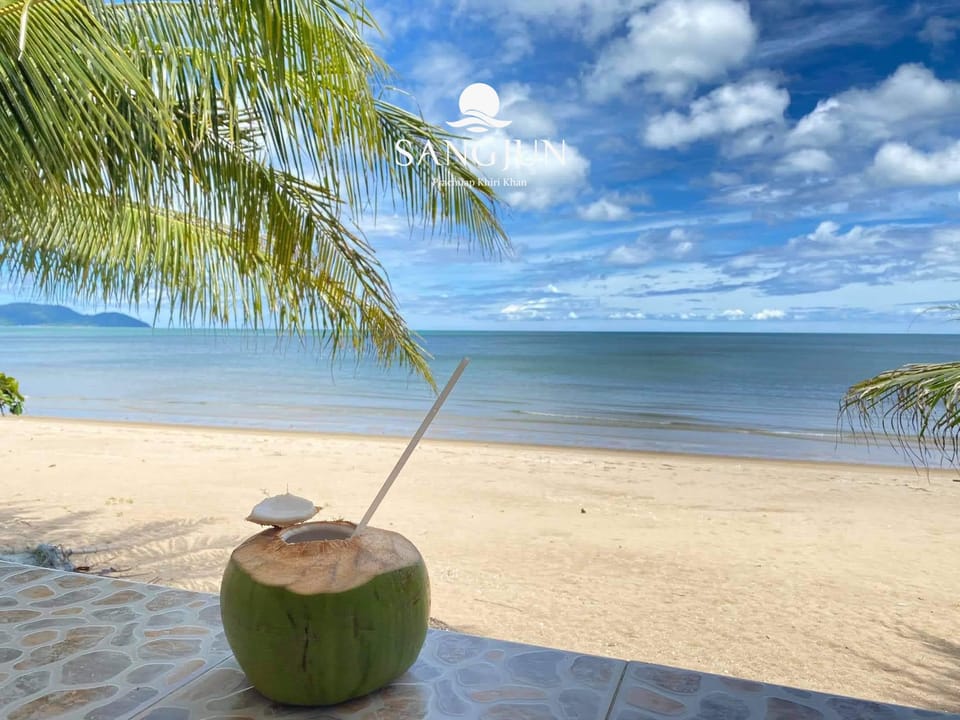 Sangjun On Beach Resort Resort in Prachuap Khiri Khan, Thailand