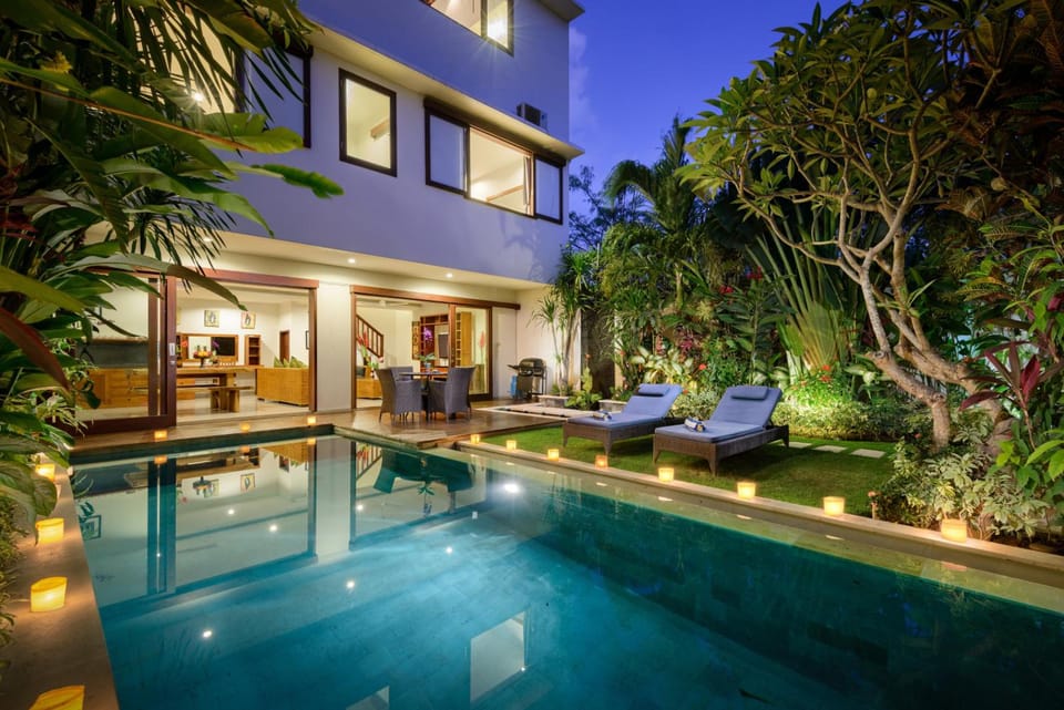 Echo Beach Townhouses Resort in North Kuta