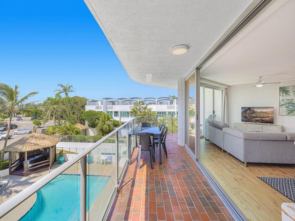 Chateau Royale Beach Resort Apartment hotel in Maroochydore