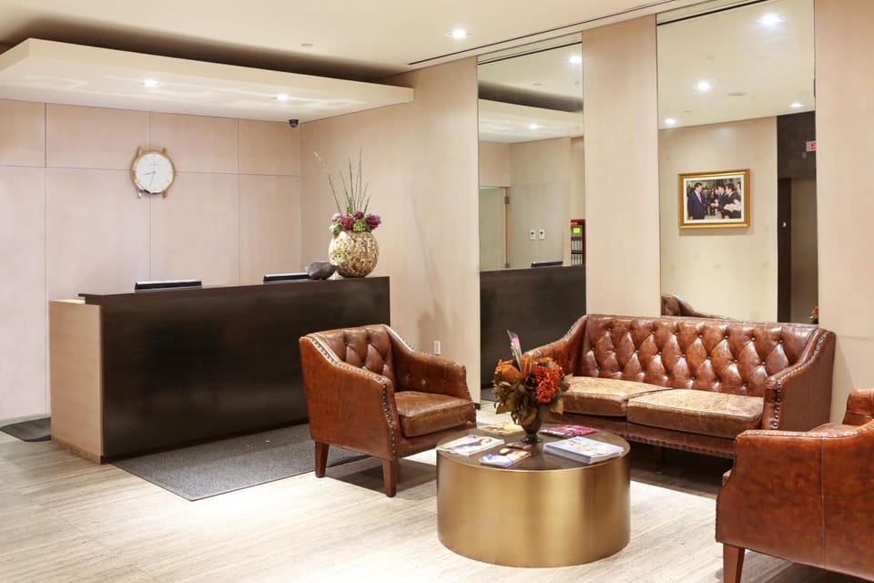 The Parc Hotel Hotel in Flushing