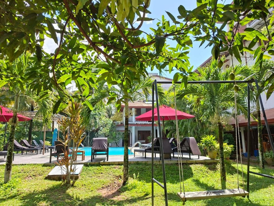 Swimming pool