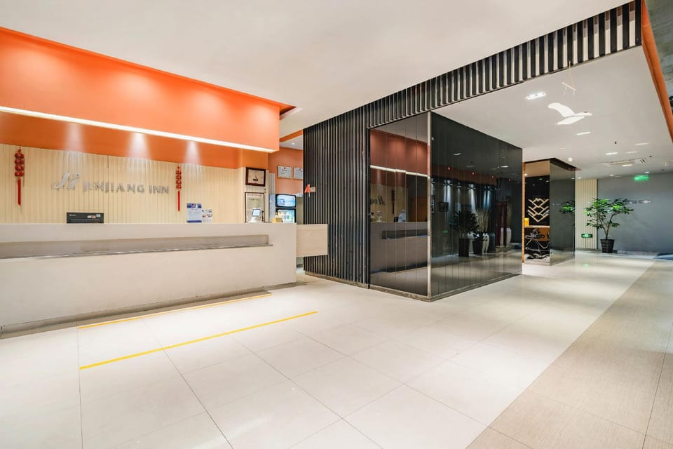 Jinjiang Inn Qingdao Chongqing South Road Maidelong Branch Hotel in Qingdao