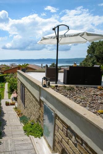 Luluxuryhouse Hotel in Trevignano Romano