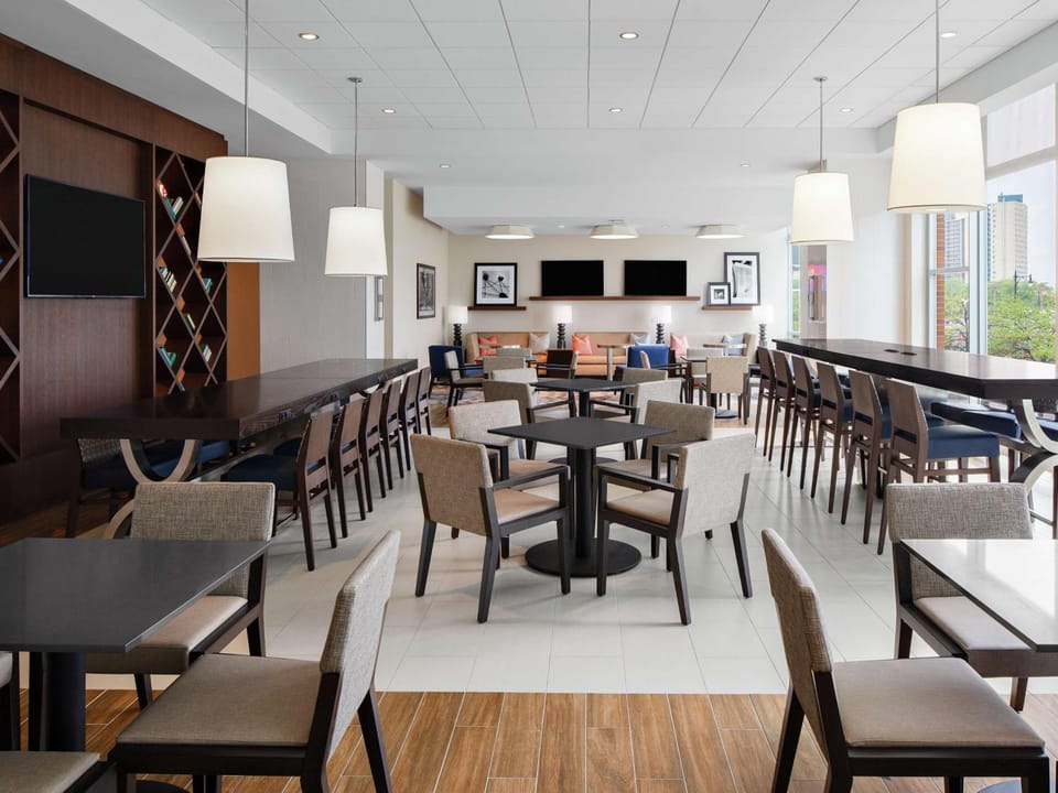 Hampton Inn Chicago McCormick Place Hotel in South Loop