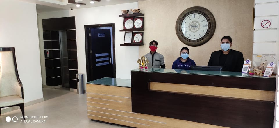 HOTEL THE MARQUE By Makson Hotel in Uttar Pradesh