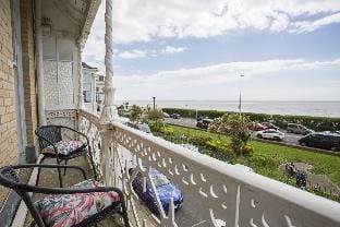Waves Hotel in Worthing
