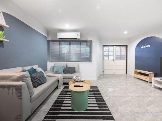 Spacious 4BRTownhouse|BTS Onnut|10 Guests| Parking Hotel in Bangkok