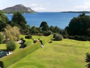 The Arran Lodge & Arran Sleep Huts Hotel in England