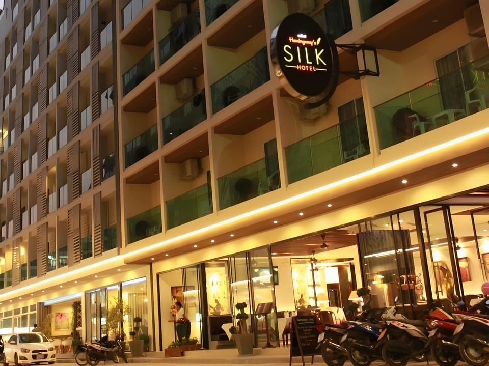 Hemingways Silk Hotel Hotel in Patong