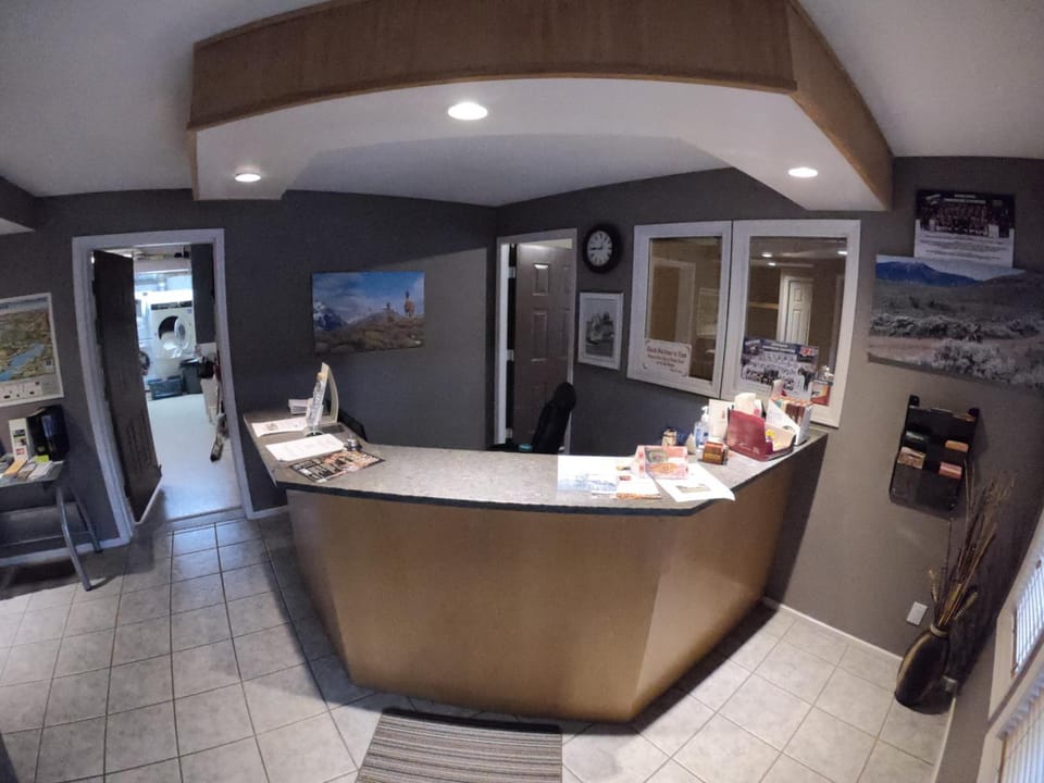 Avalon Inn Motel in Osoyoos