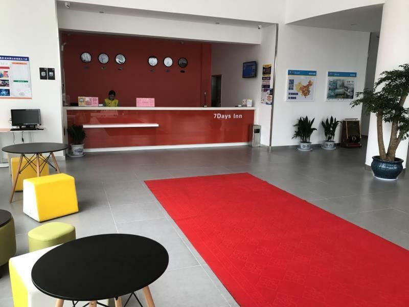 7 Days Inn Hangzhou Xiaoshan Airport West Gate Hotel in Hangzhou