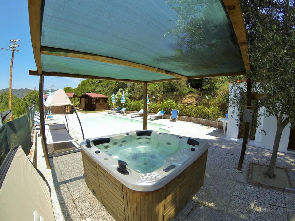 Hot tub