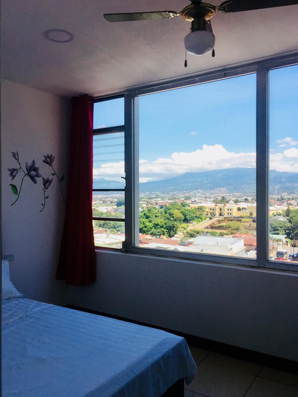 La Fortuna Roja Hotel in San Jose
