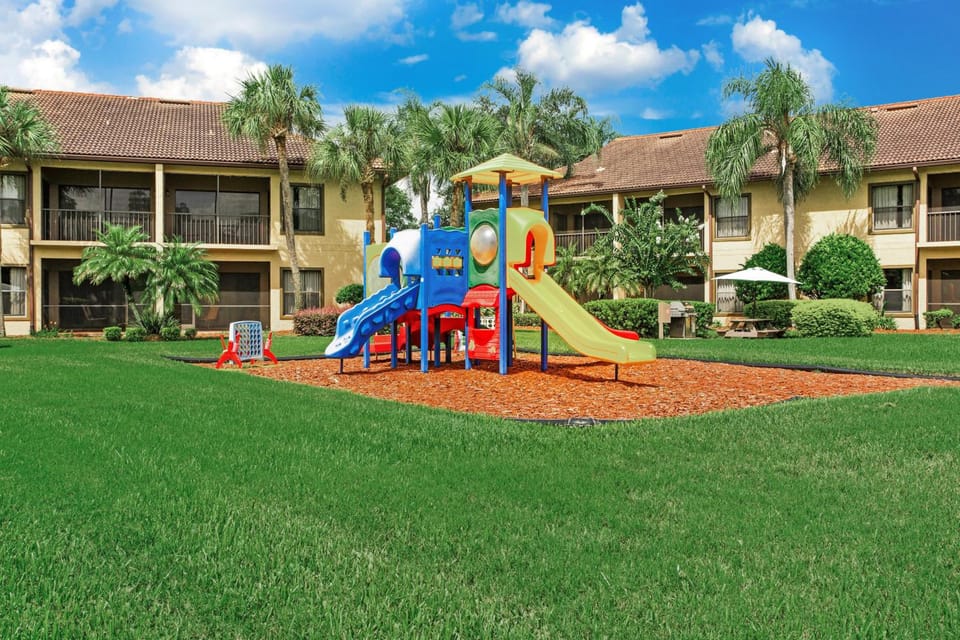 Alhambra Villas by Coolvacay Resort in Poinciana