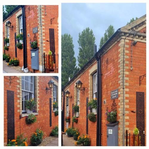 The Old Chapel Stoke Bruerne Hotel in Daventry District