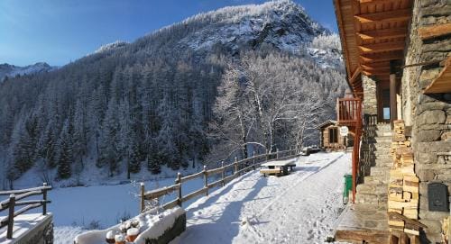 Nuit a Pleiney Hotel in Aosta Valley, Italy