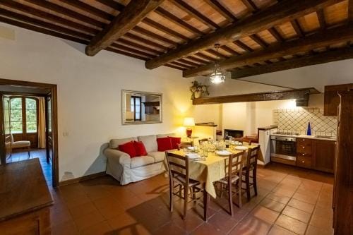 Villa Palazzo Bello con piscina e AC - Cetona Hotel in Umbria