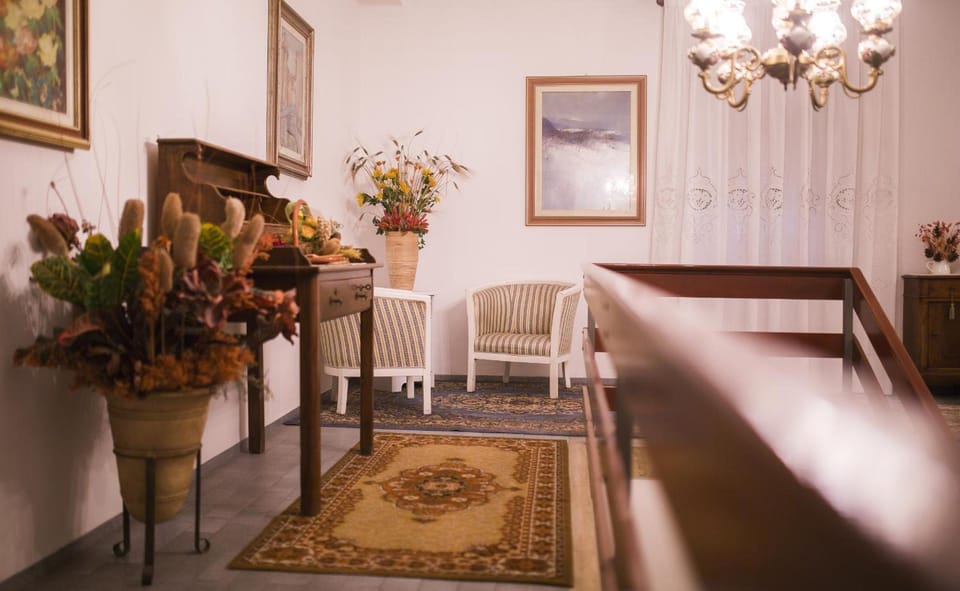 Quari Hotel Restaurant & Pizza Hotel in Veneto